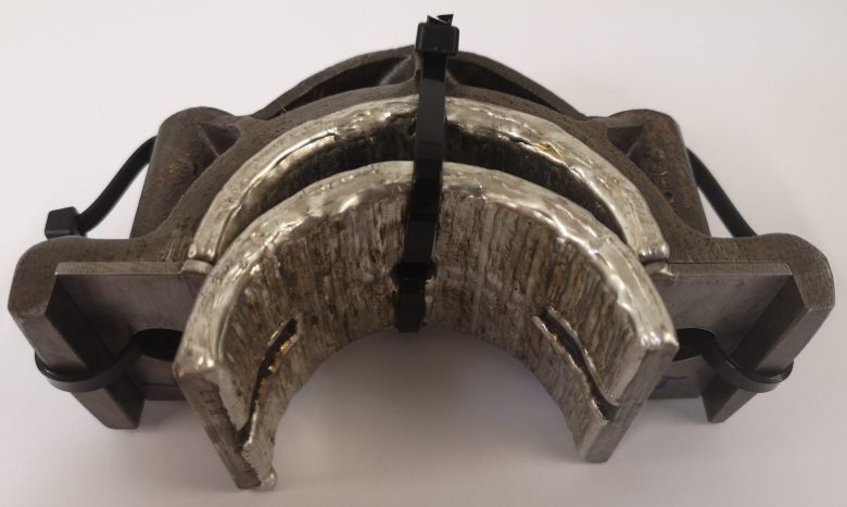 Bearing shells repair crankshaft_coating with white metal