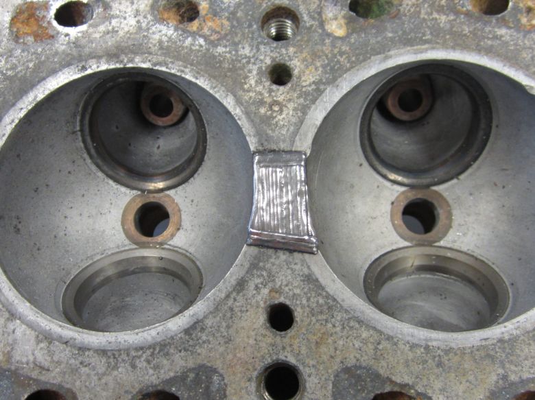 Cylinder head repair_web between the combustion chambers